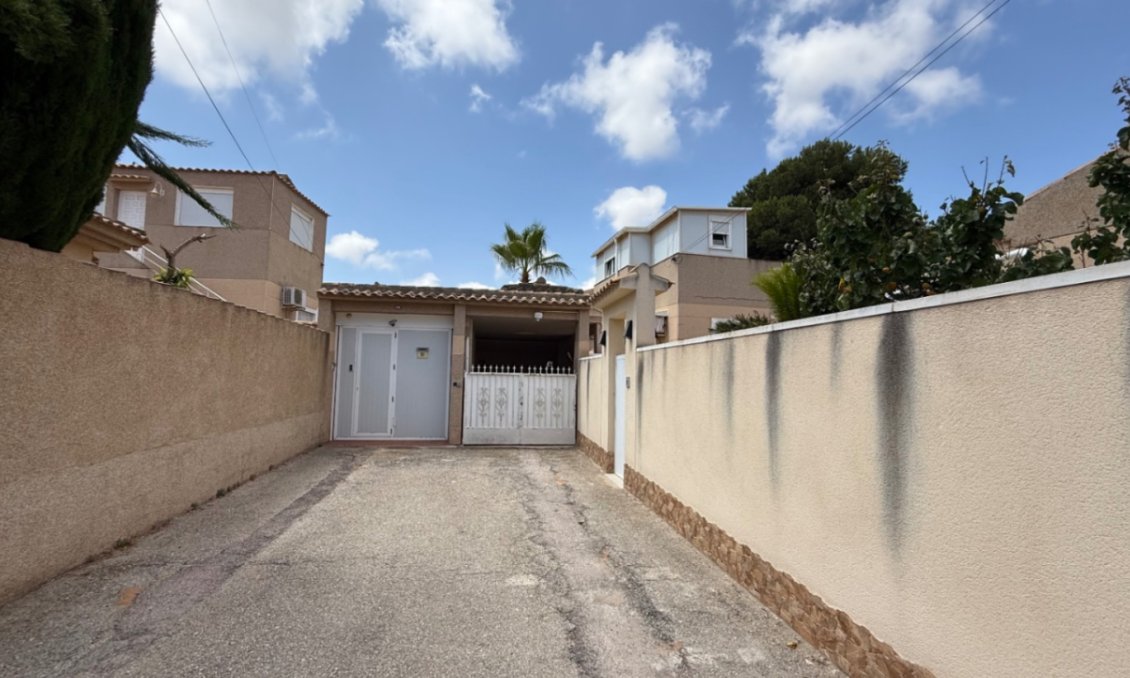 Segunda mano - Villa -
Torrevieja - Costa Blanca