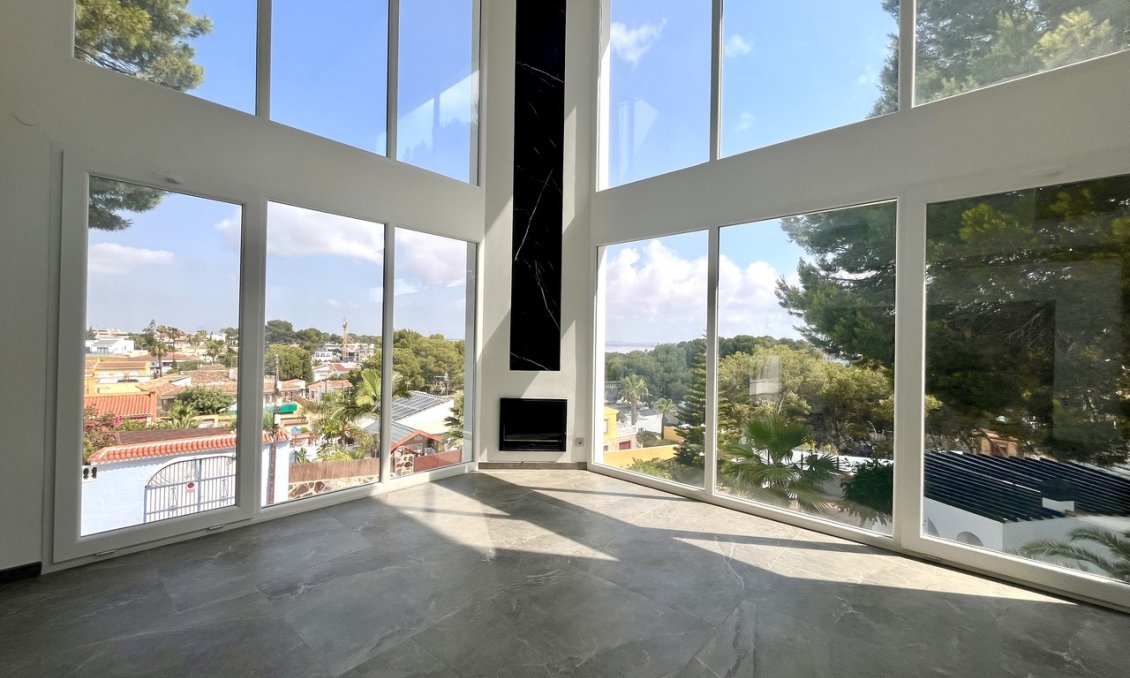 Segunda mano - Villa -
Los Balcones - Costa Blanca