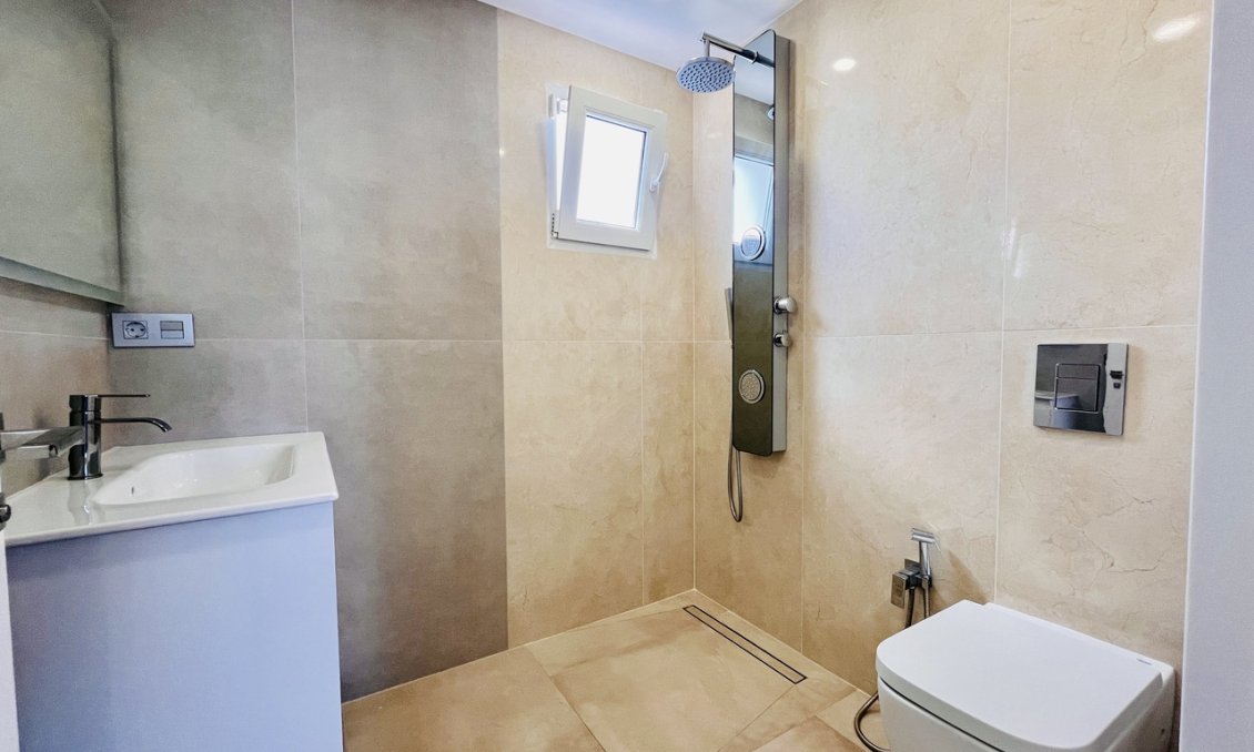 Segunda mano - Villa -
Los Balcones - Costa Blanca