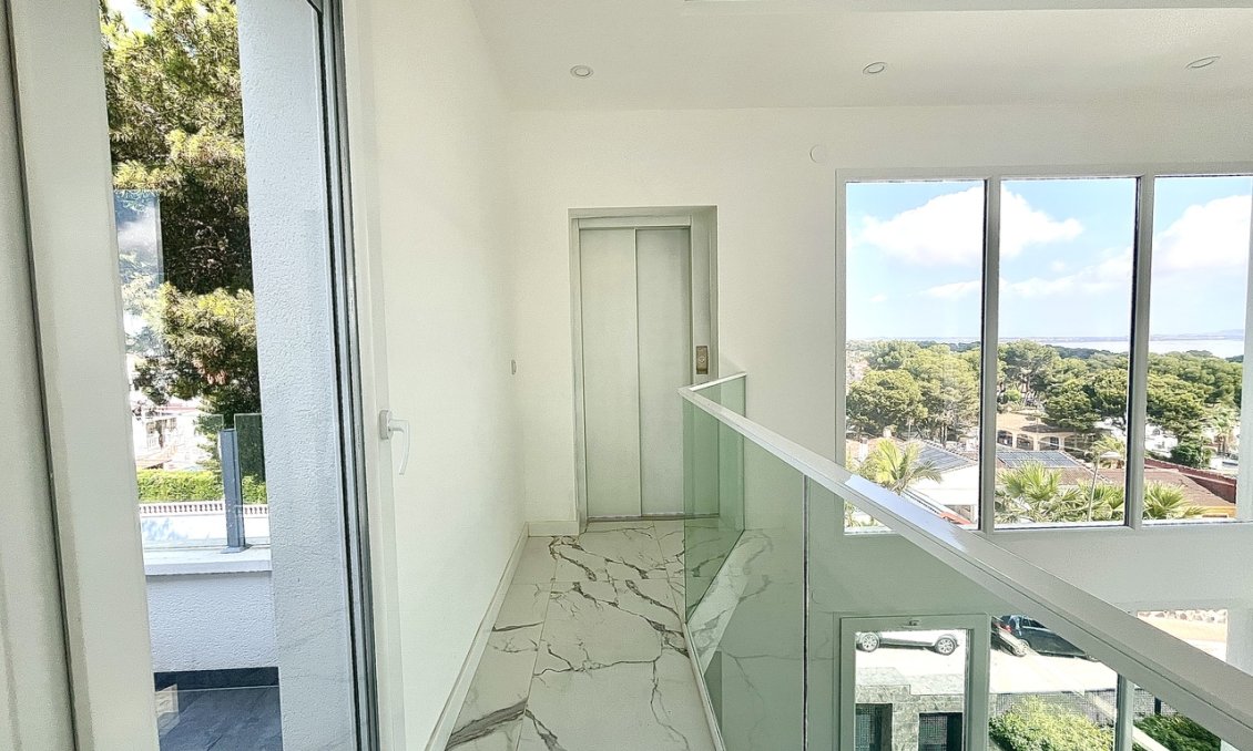 Segunda mano - Villa -
Los Balcones - Costa Blanca