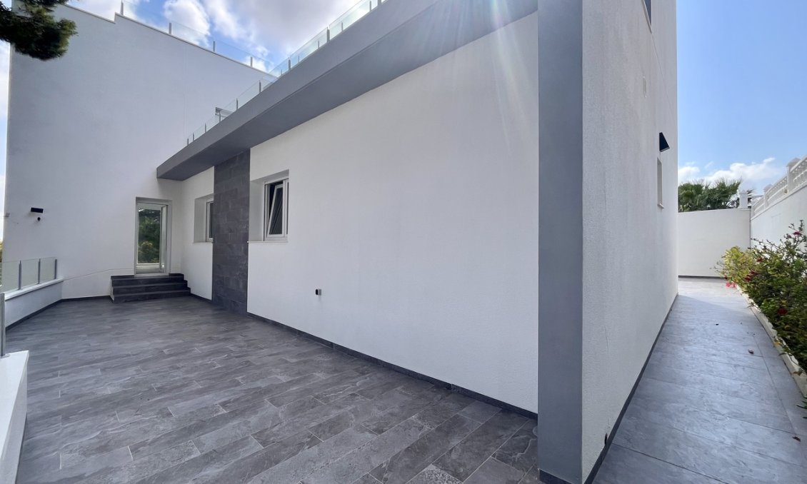 Segunda mano - Villa -
Los Balcones - Costa Blanca