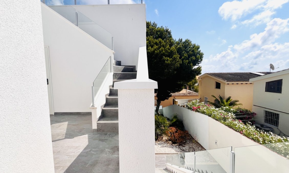 Segunda mano - Villa -
Los Balcones - Costa Blanca
