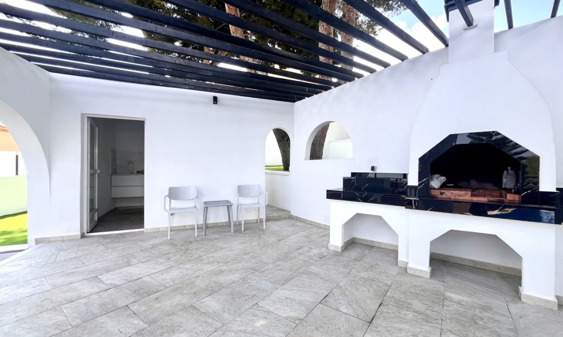 Segunda mano - Villa -
Los Balcones - Costa Blanca
