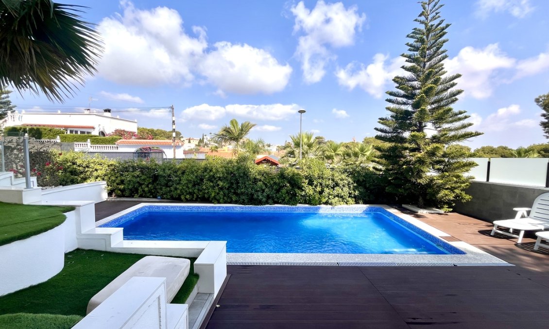 Segunda mano - Villa -
Los Balcones - Costa Blanca
