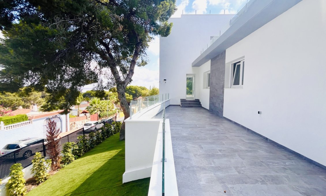 Segunda mano - Villa -
Los Balcones - Costa Blanca