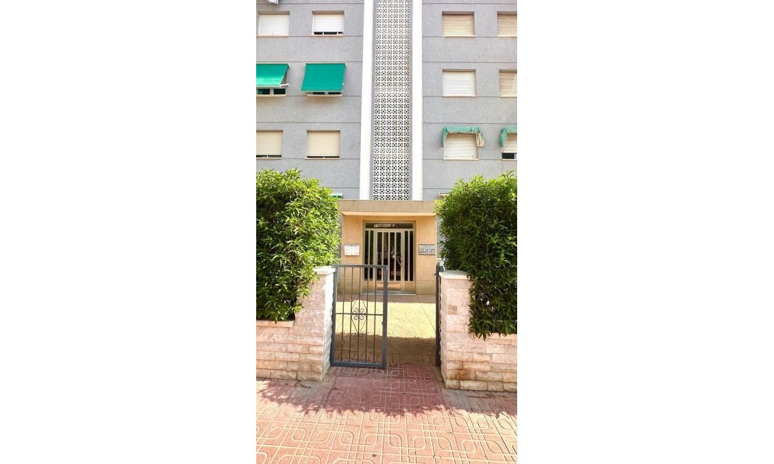 Wiederverkauf - Wohnung -
Torrevieja - Punta Prima
