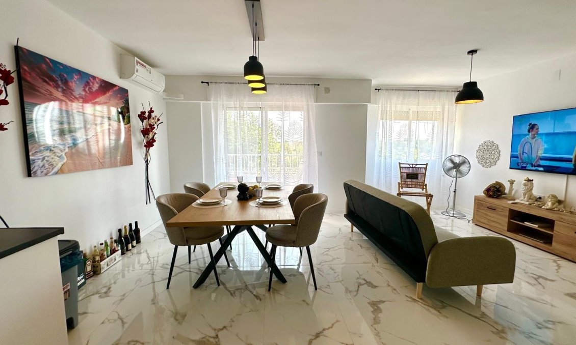 Wiederverkauf - Wohnung -
Torrevieja - Punta Prima