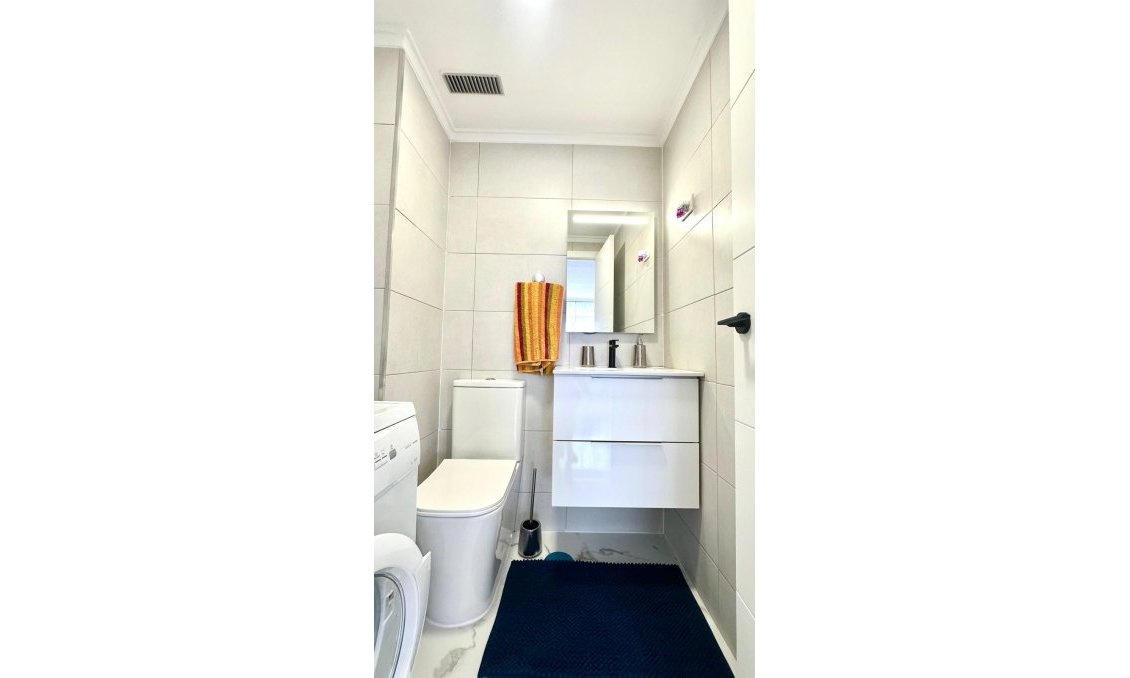 Wiederverkauf - Wohnung -
Torrevieja - Punta Prima