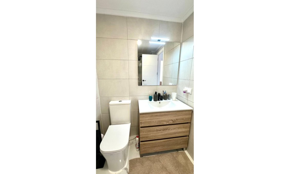 Wiederverkauf - Wohnung -
Torrevieja - Punta Prima