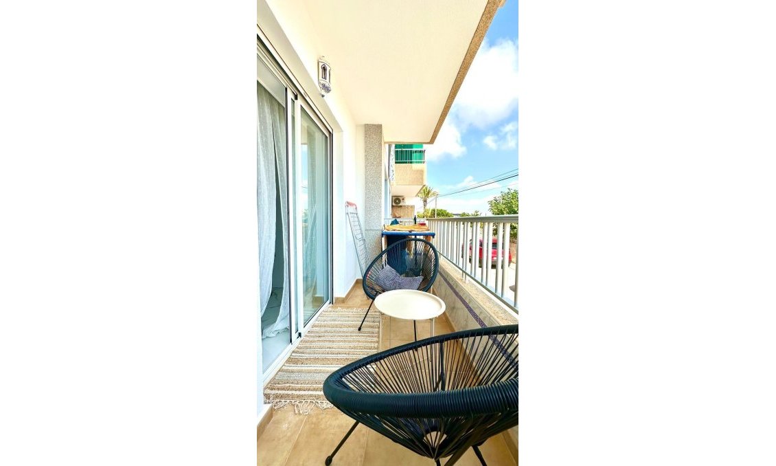 Wiederverkauf - Wohnung -
Torrevieja - Punta Prima