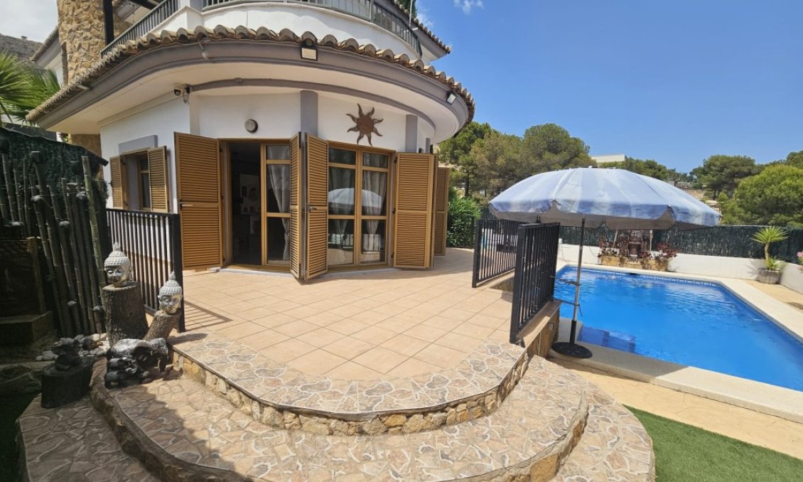 Segunda mano - Villa -
Sierra Cortina - Inland
