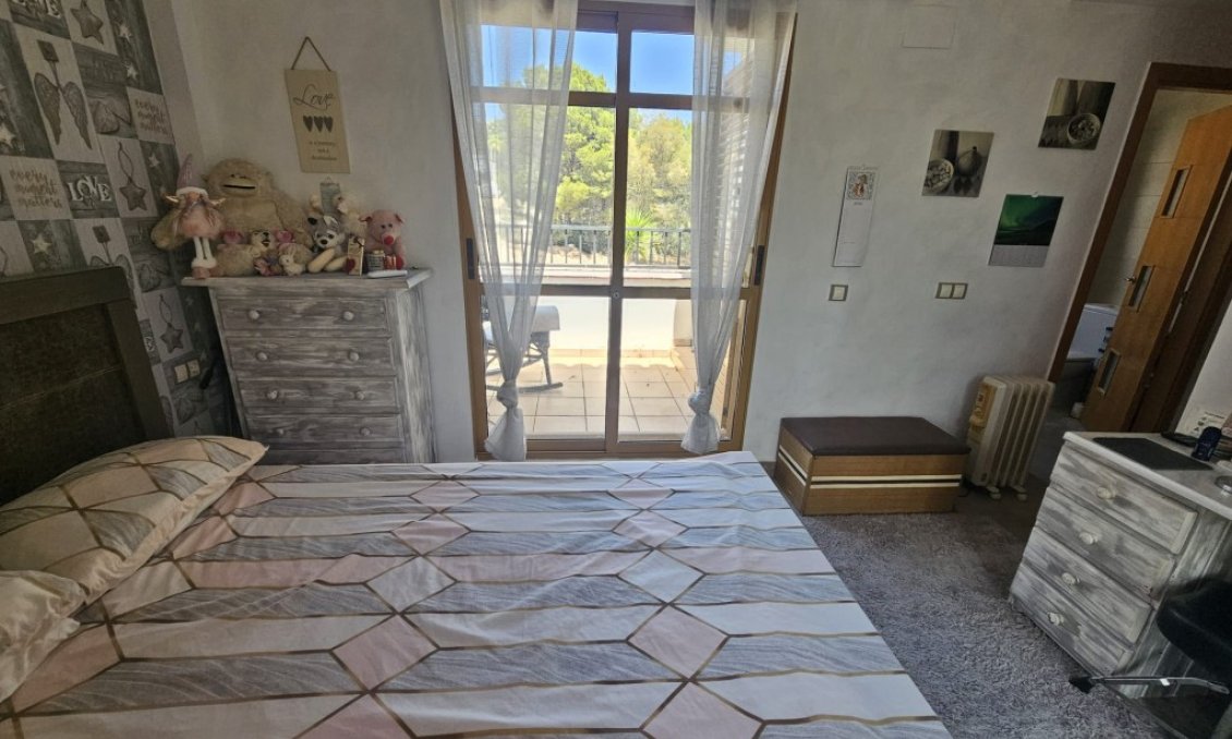 Segunda mano - Villa -
Sierra Cortina - Inland