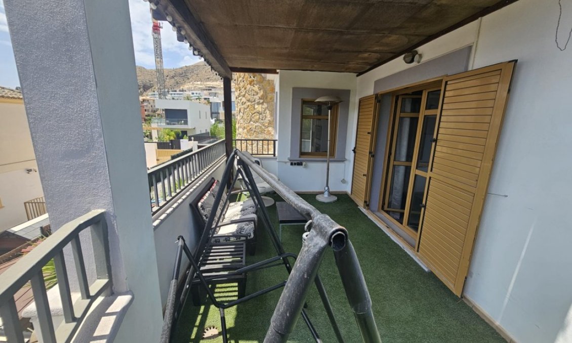 Segunda mano - Villa -
Sierra Cortina - Inland