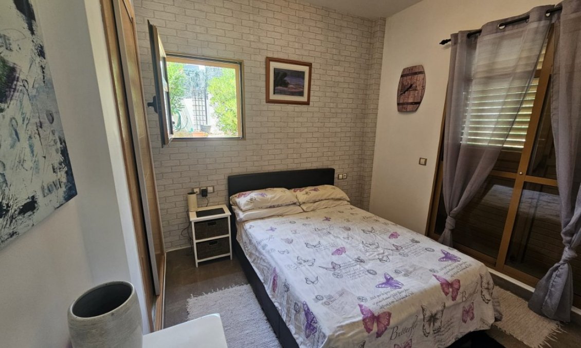 Segunda mano - Villa -
Sierra Cortina - Inland