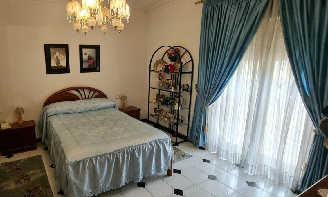 Segunda mano - Villa -
Benidorm - Costa Blanca