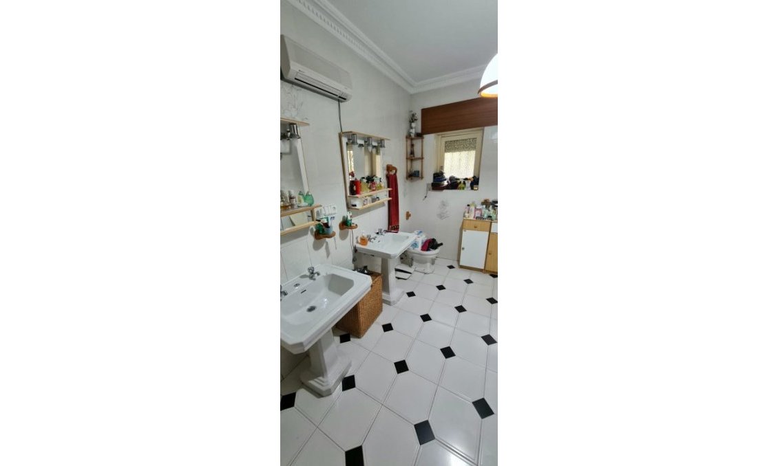 Segunda mano - Villa -
Benidorm - Costa Blanca