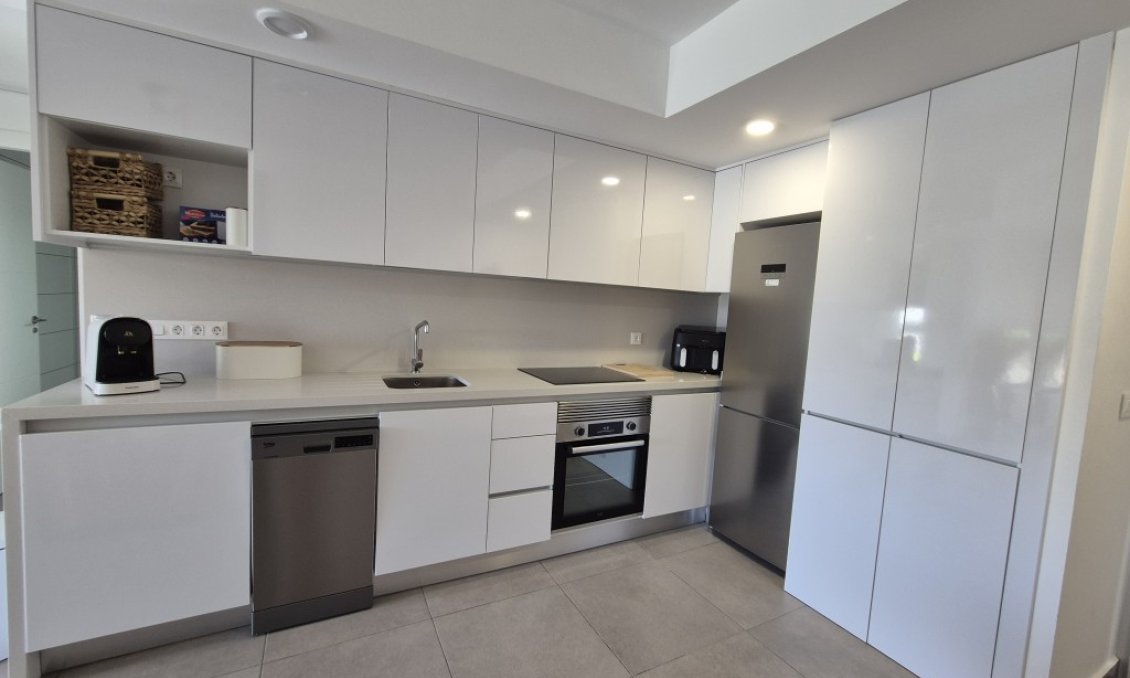 Segunda mano - Apartamento -
Las Filipinas - Inland