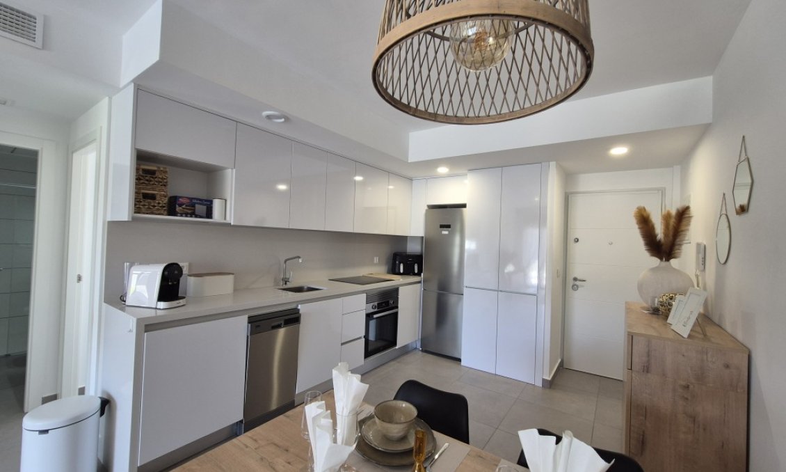 Segunda mano - Apartamento -
Las Filipinas - Inland