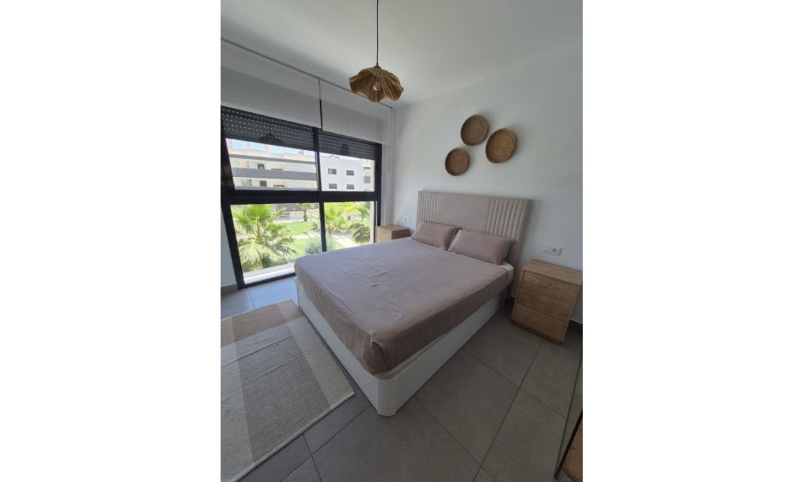 Segunda mano - Apartamento -
Las Filipinas - Inland