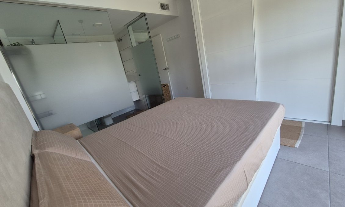 Segunda mano - Apartamento -
Las Filipinas - Inland