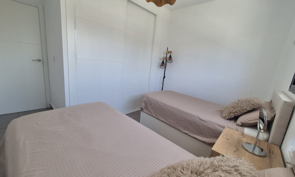 Segunda mano - Apartamento -
Las Filipinas - Inland