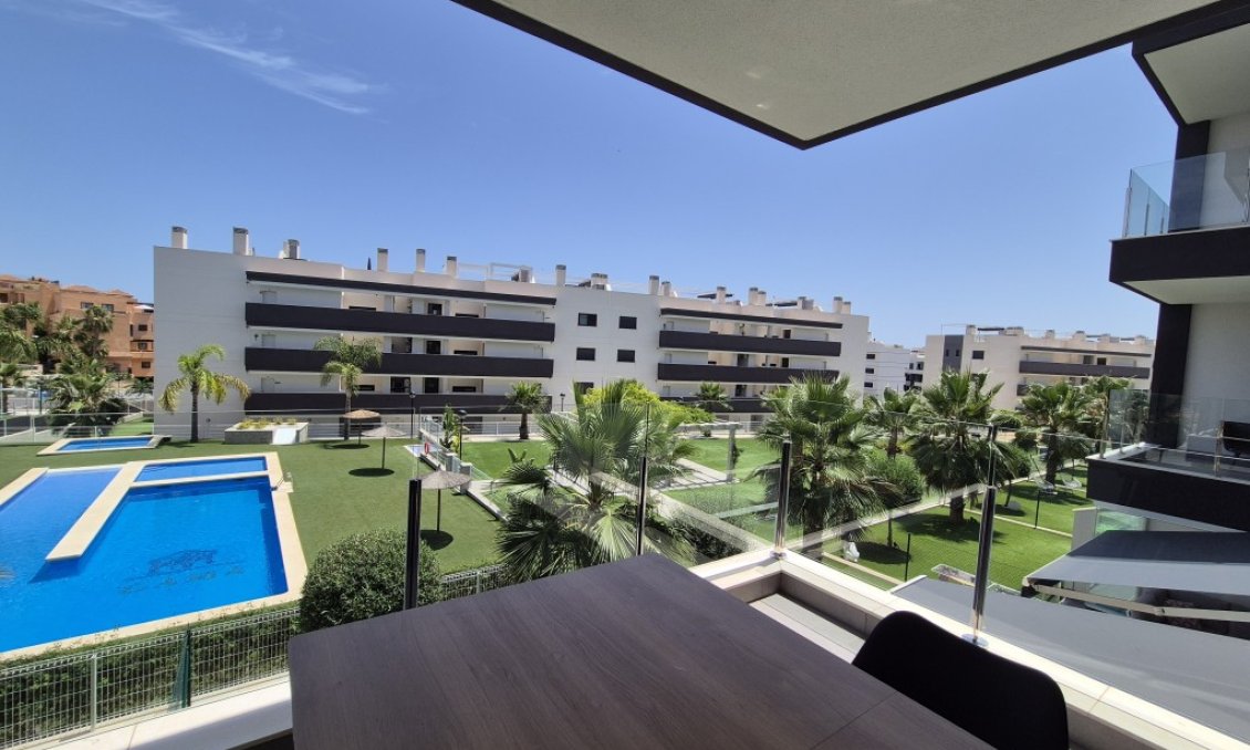 Segunda mano - Apartamento -
Las Filipinas - Inland