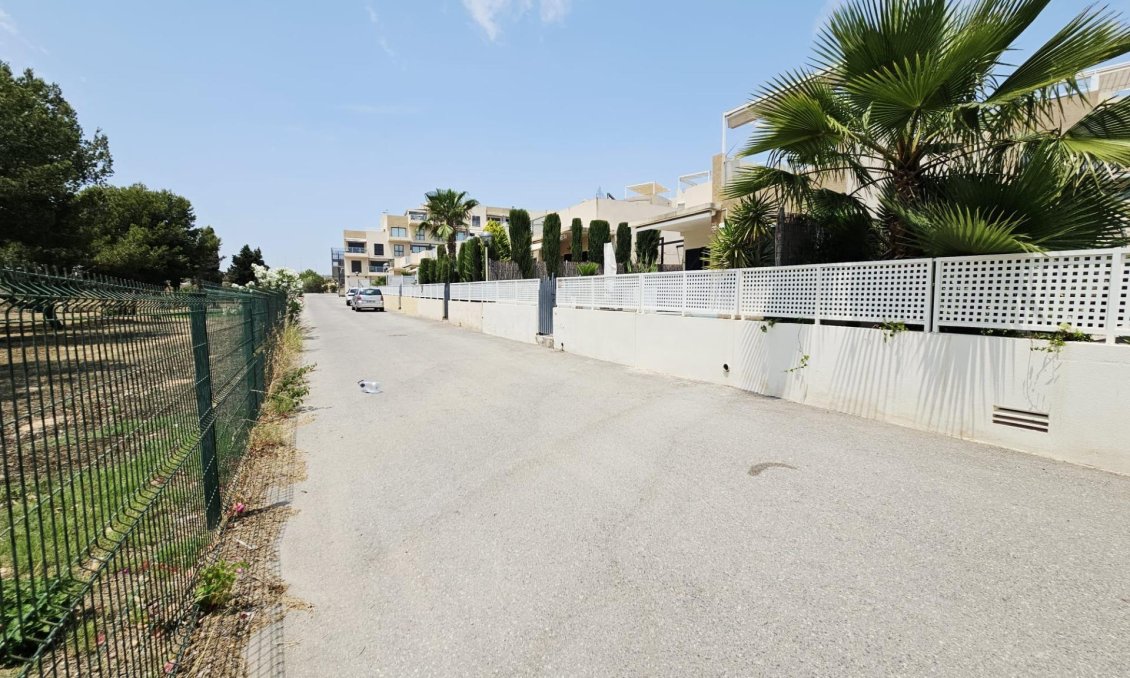Segunda mano - Villa -
Orihuela Costa - La Regia