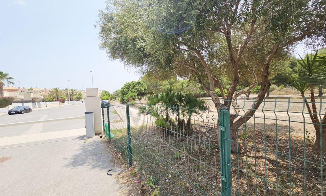 Segunda mano - Villa -
Orihuela Costa - La Regia