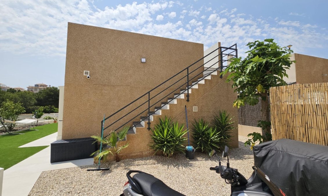 Segunda mano - Villa -
Orihuela Costa - La Regia