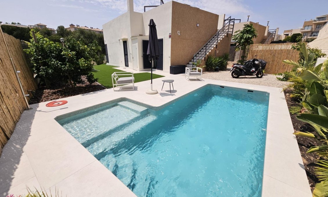 Segunda mano - Villa -
Orihuela Costa - La Regia