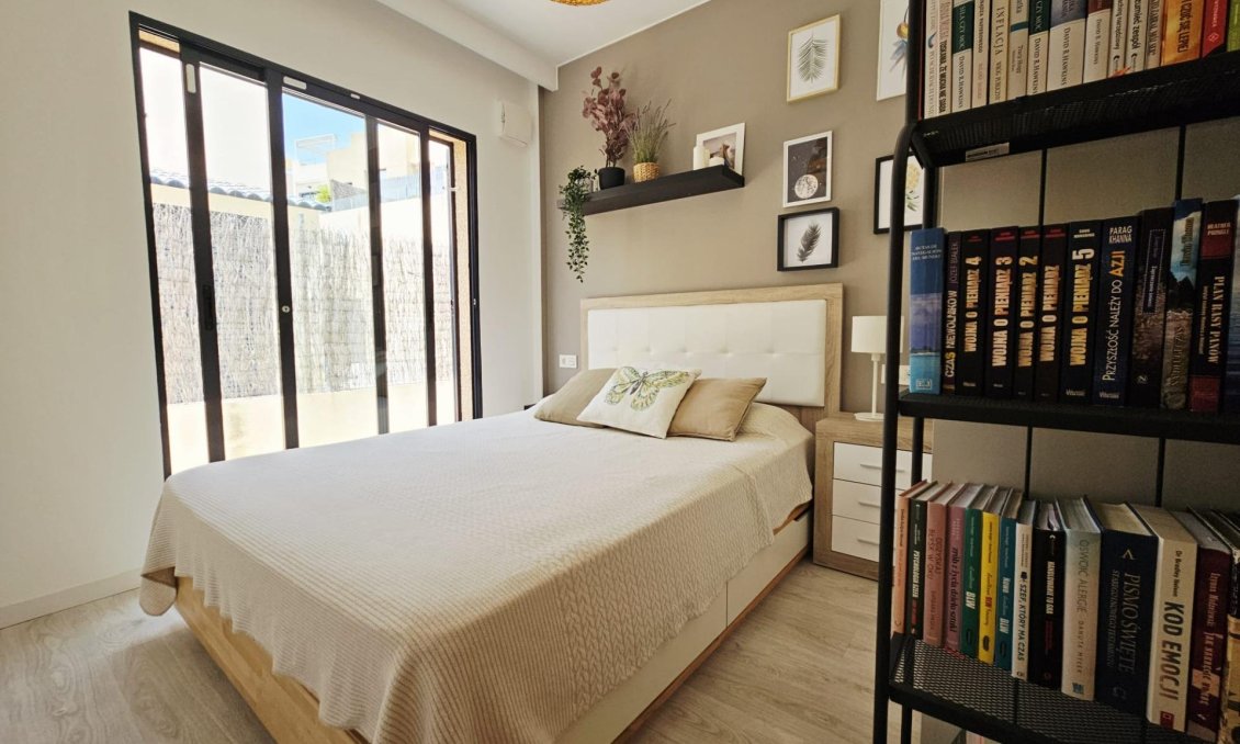 Segunda mano - Villa -
Orihuela Costa - La Regia