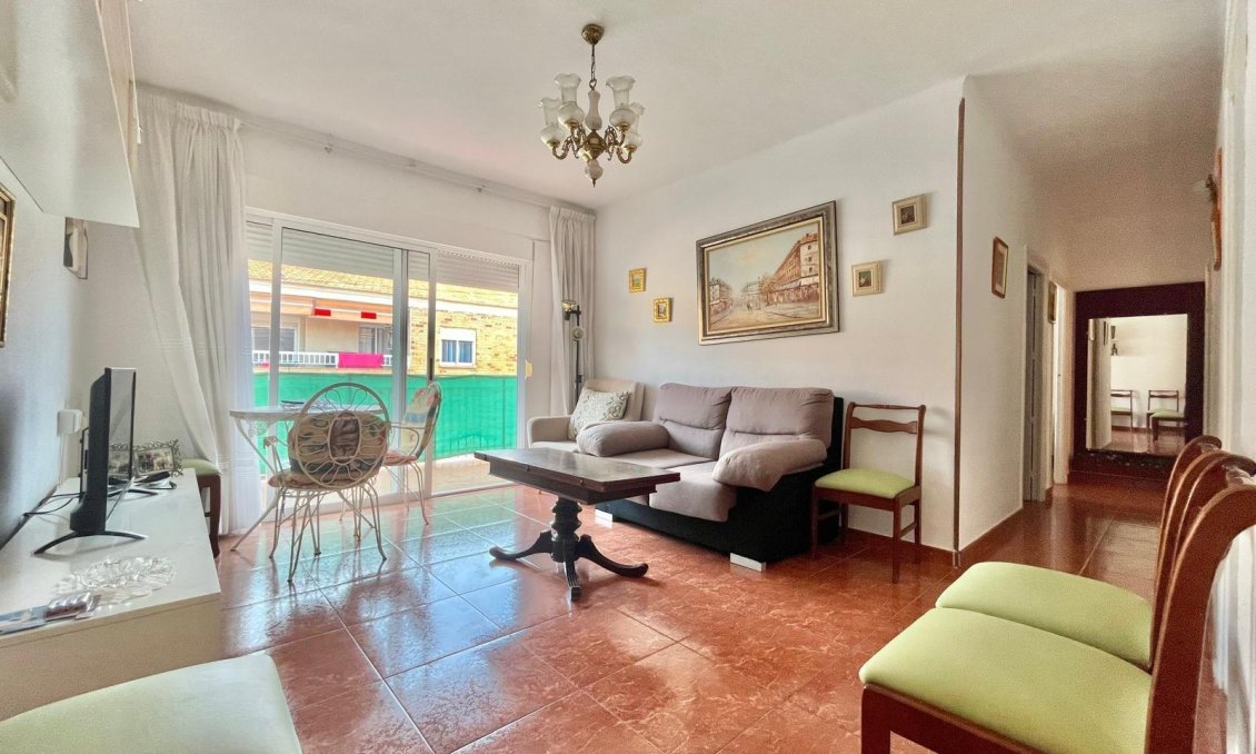 Segunda mano - Apartamento -
Torrevieja - Estacion De Autobuses