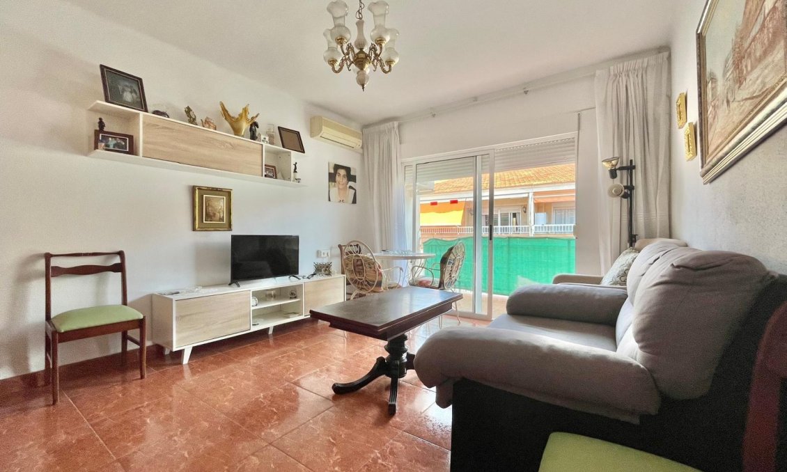 Segunda mano - Apartamento -
Torrevieja - Estacion De Autobuses