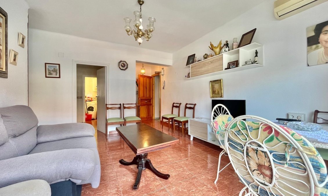 Segunda mano - Apartamento -
Torrevieja - Estacion De Autobuses