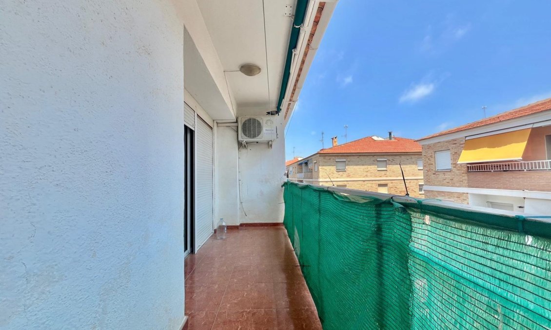 Segunda mano - Apartamento -
Torrevieja - Estacion De Autobuses