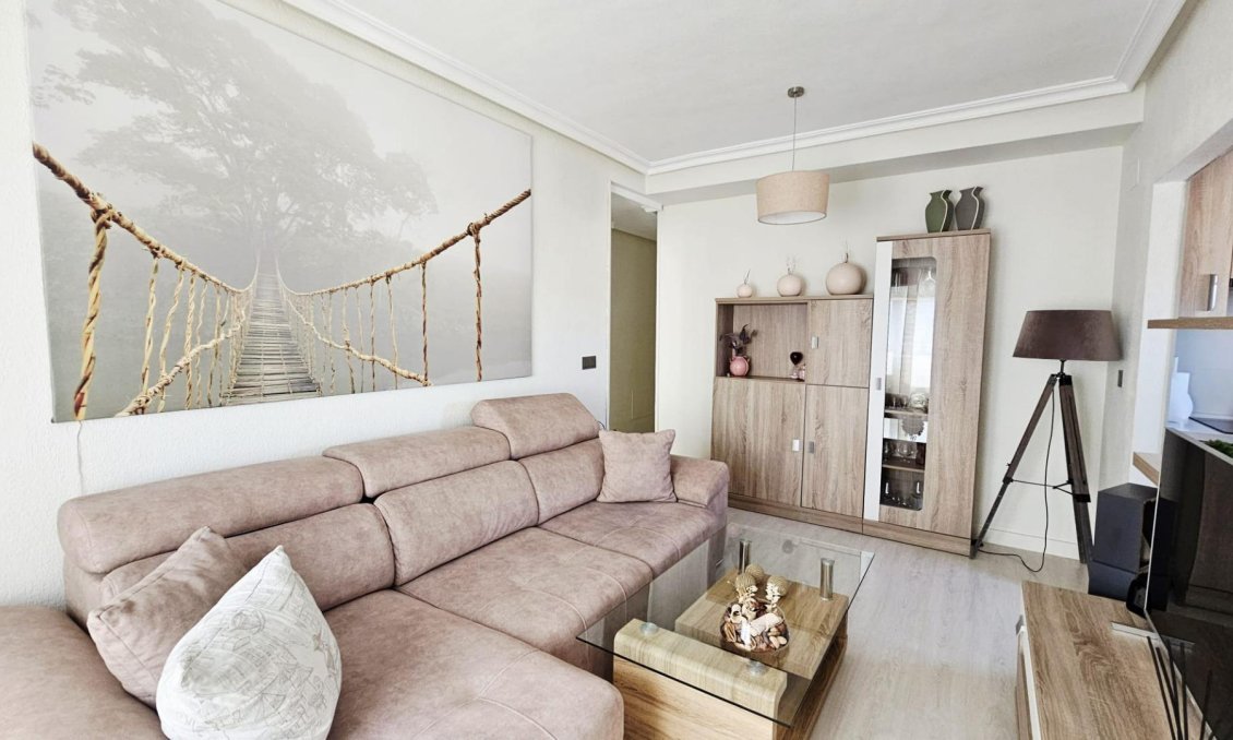 Használt Ingatlanok - Apartman -
Torrevieja - Nueva Torrevieja
