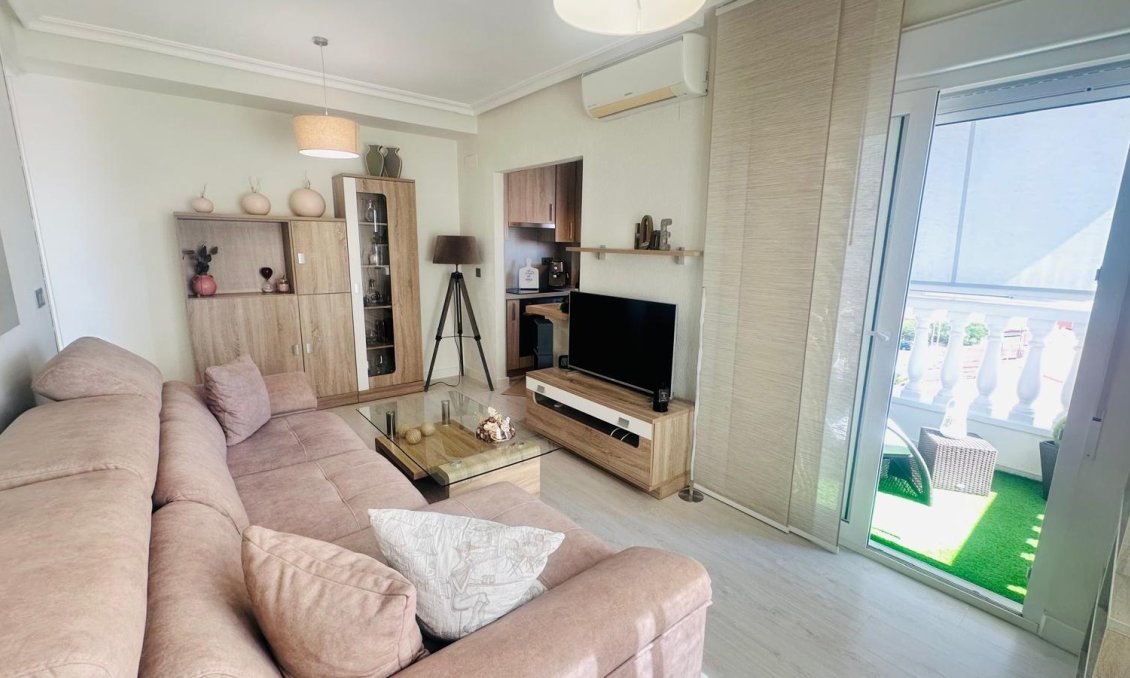 Használt Ingatlanok - Apartman -
Torrevieja - Nueva Torrevieja