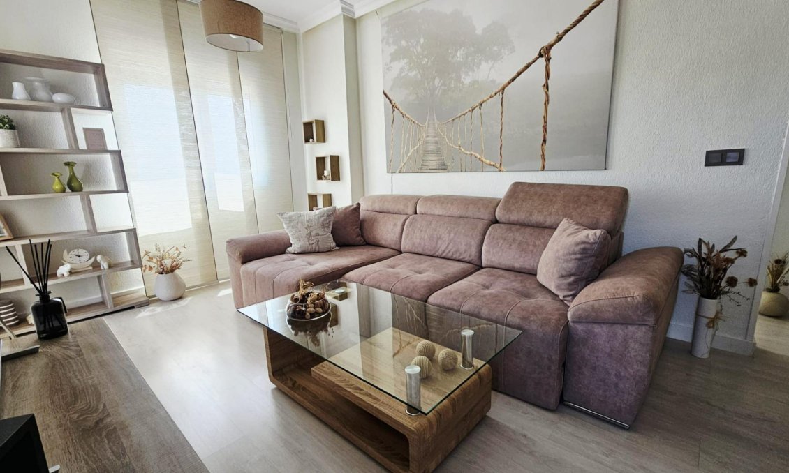 Használt Ingatlanok - Apartman -
Torrevieja - Nueva Torrevieja