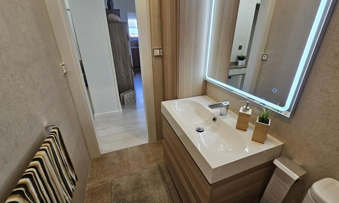 Használt Ingatlanok - Apartman -
Torrevieja - Nueva Torrevieja