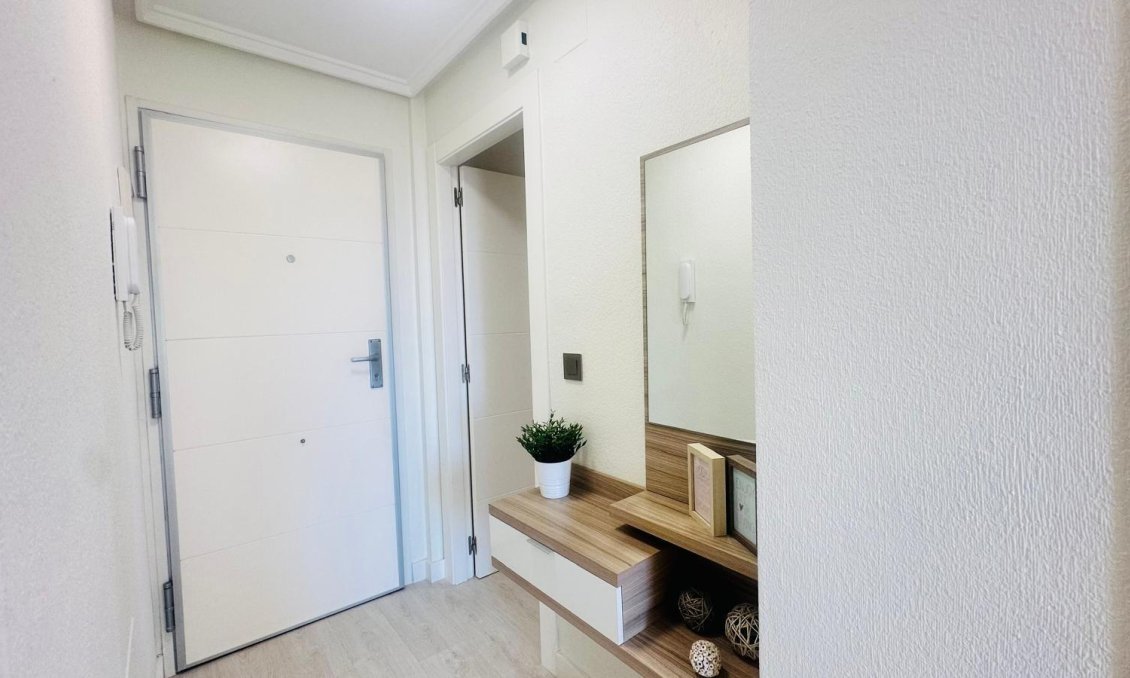 Használt Ingatlanok - Apartman -
Torrevieja - Nueva Torrevieja