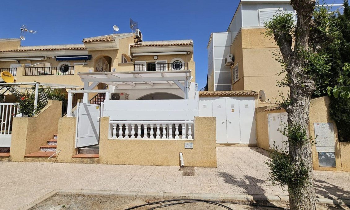 Segunda mano - Town House -
Torrevieja - La Siesta