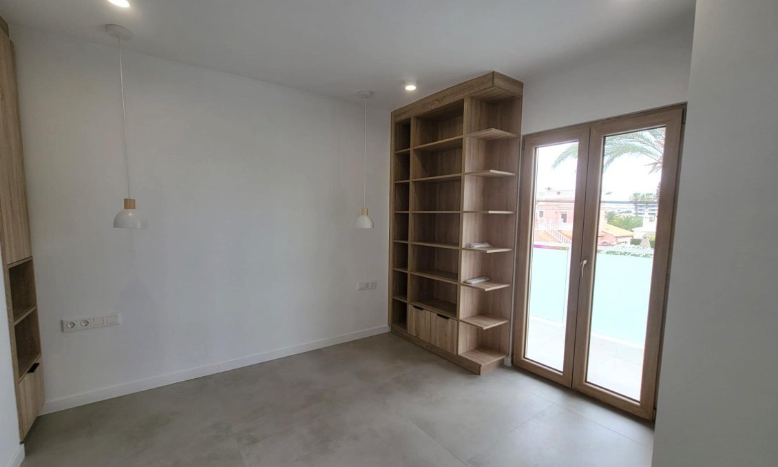 Wiederverkauf - Villa -
Orihuela Costa - Cabo Roig