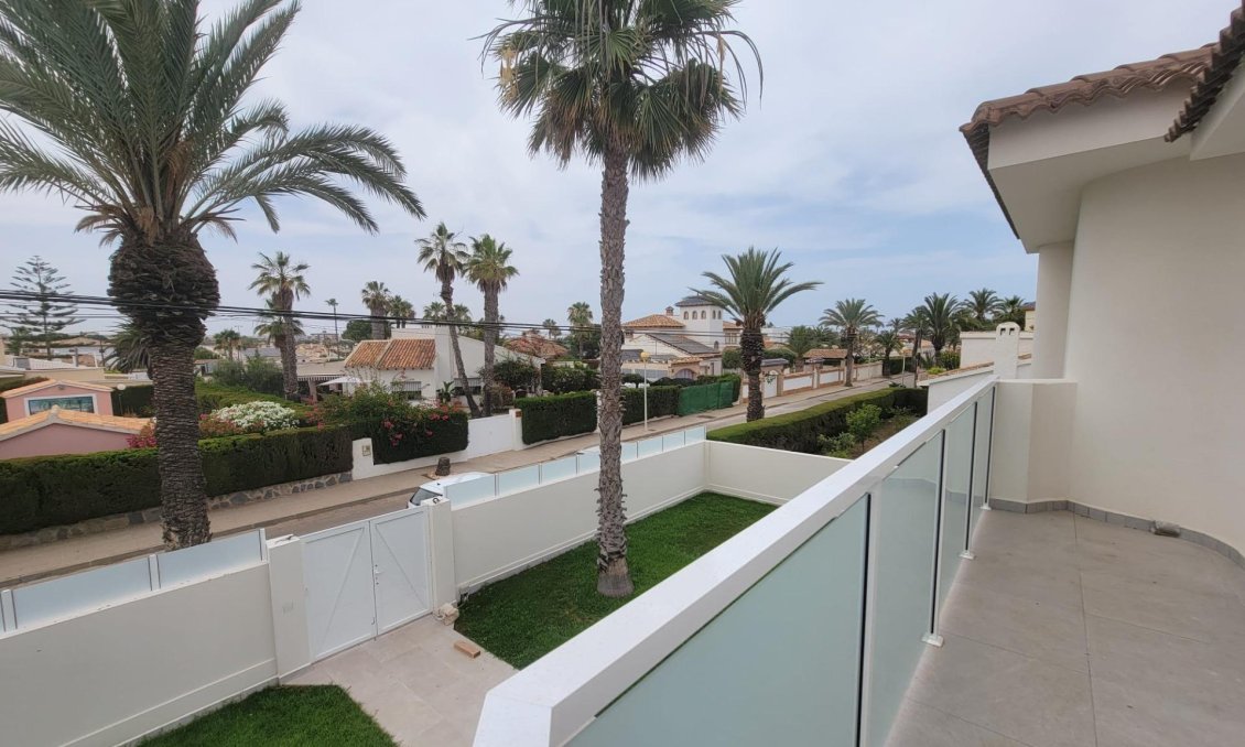 Wiederverkauf - Villa -
Orihuela Costa - Cabo Roig