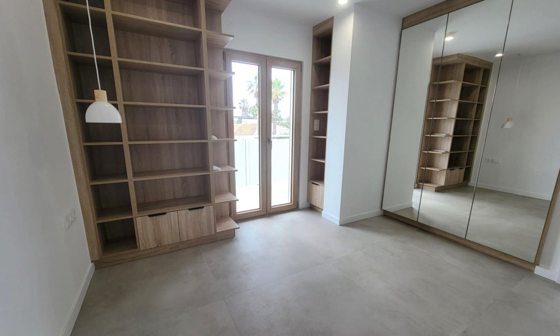 Wiederverkauf - Villa -
Orihuela Costa - Cabo Roig