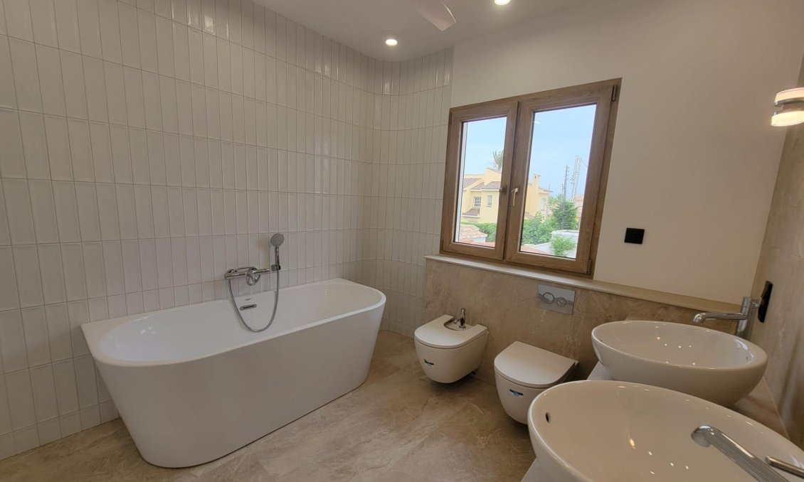 Wiederverkauf - Villa -
Orihuela Costa - Cabo Roig
