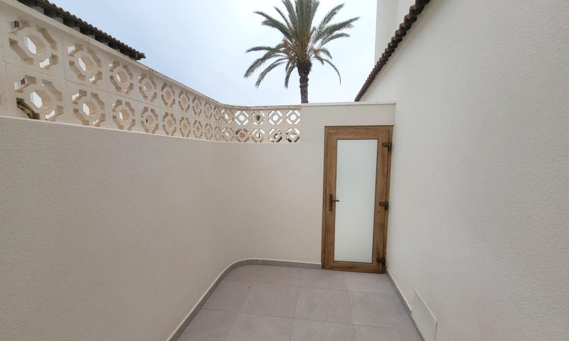 Wiederverkauf - Villa -
Orihuela Costa - Cabo Roig