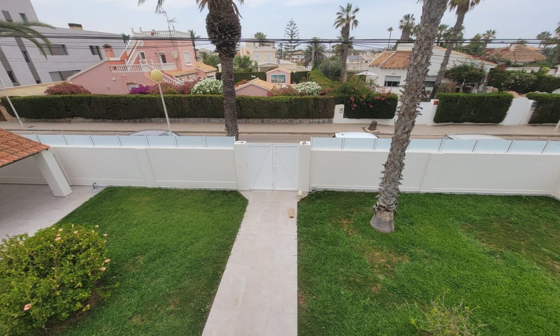 Wiederverkauf - Villa -
Orihuela Costa - Cabo Roig