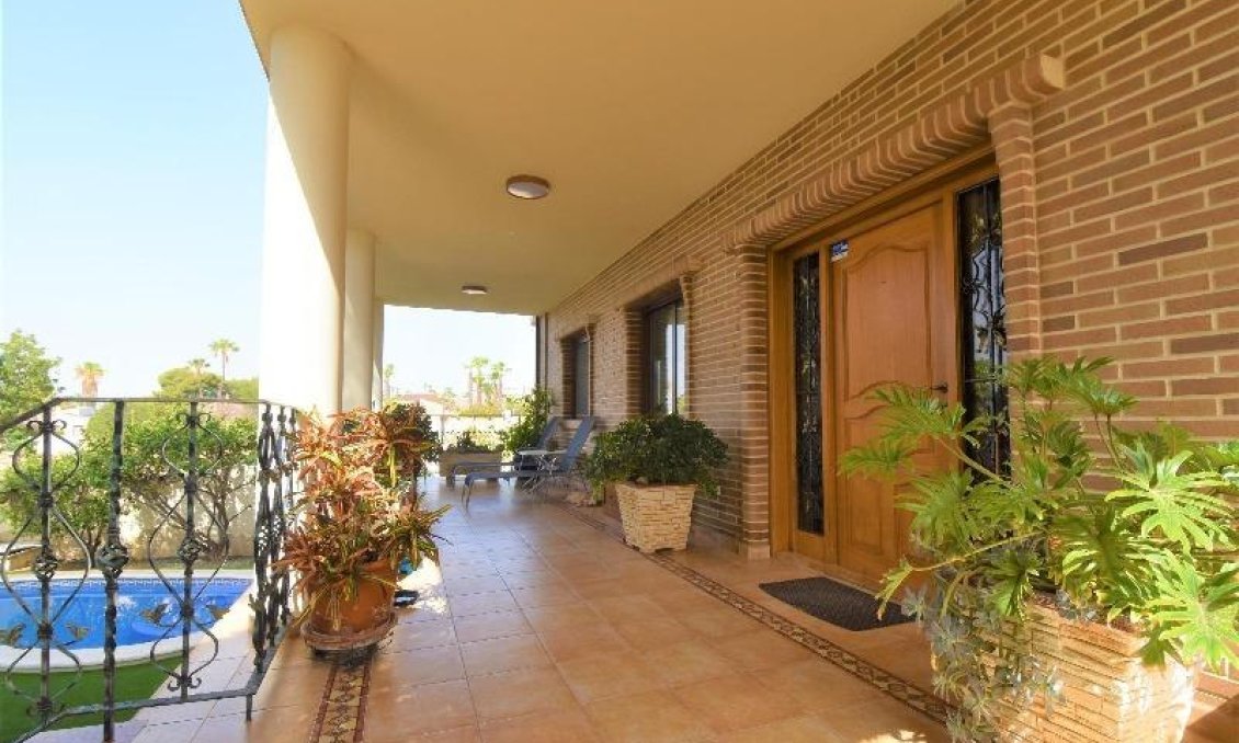 Segunda mano - Villa -
Ciudad Quesada