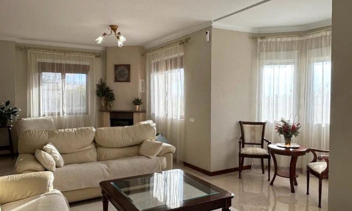 Segunda mano - Villa -
Ciudad Quesada