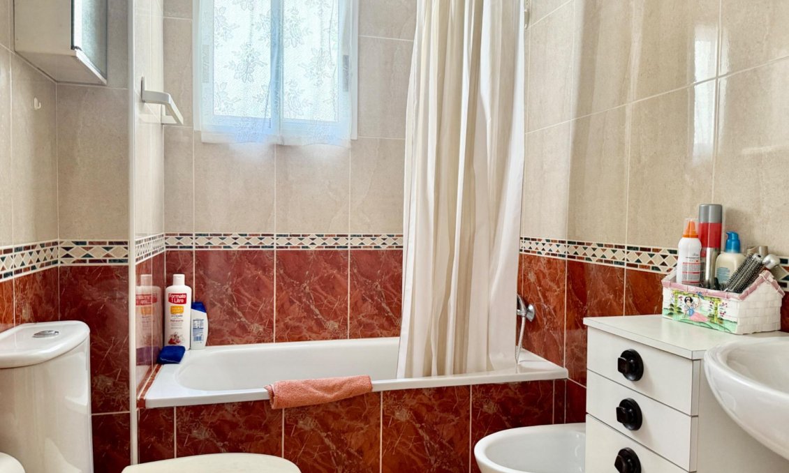 Wiederverkauf - Wohnung -
Torrevieja - PARQUE DE LAS NACIONES